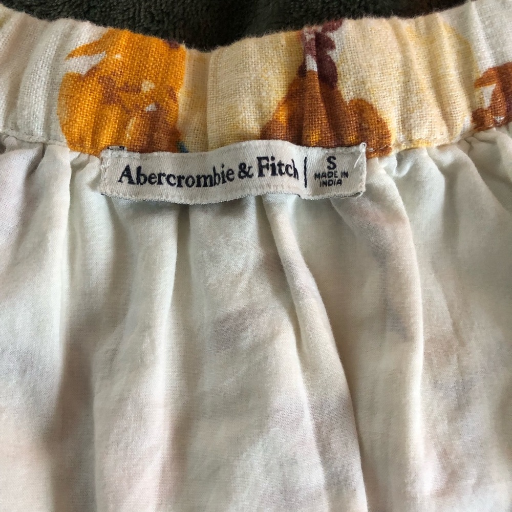 Abercrombie & Fitch Flutter Puff Sleeve Floral V-Neck Blouse Size Small - Picture 4 of 8